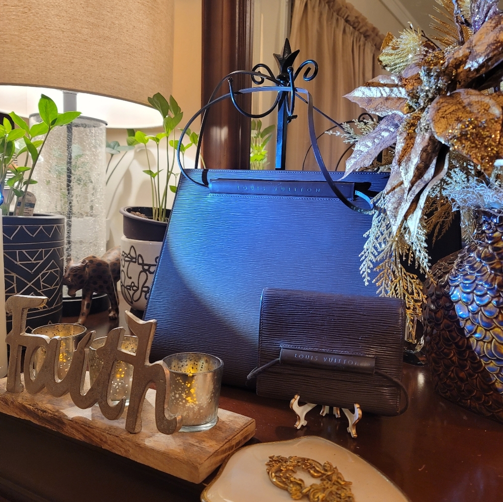 Authentic Louis vuitton epi bag and wallet